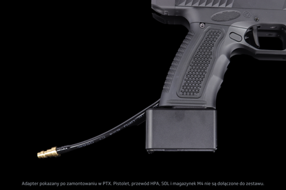 Adapter GATE x AIRTAC M4 zamontowany w GATE PTX — zbliżenie adaptera; pistolet PTX i przewód HPA sprzedawane osobno.
