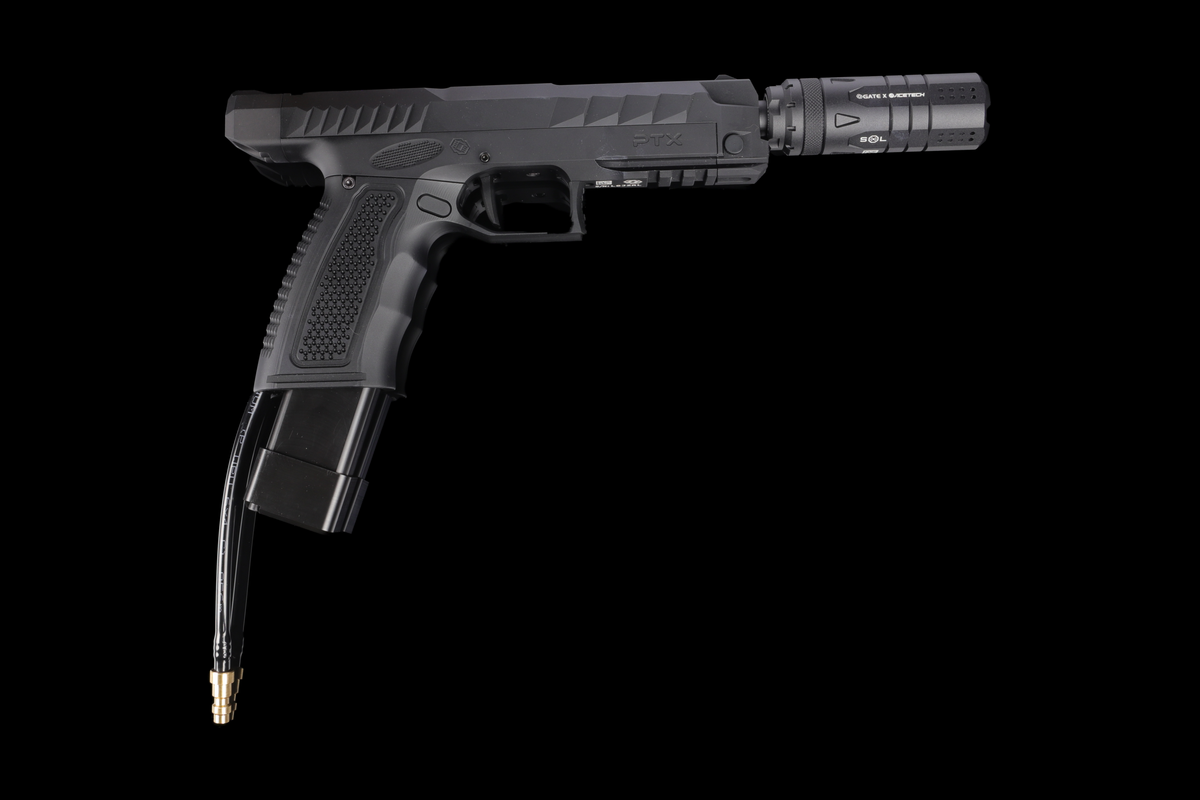 GATE SOL zamontowany na PTX — pełny profil boczny; pistolet PTX i przewód HPA sprzedawane osobno.